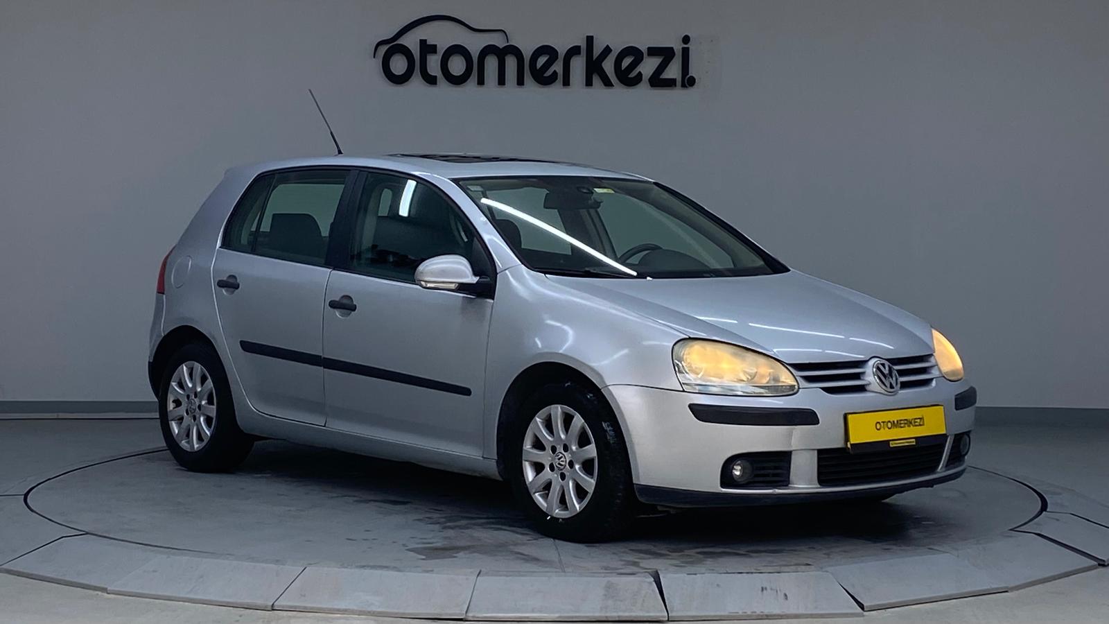 VOLKSWAGEN GOLF 5